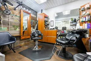 Sola Salon Studios image