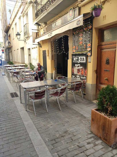cafeteria restaurant nit i dia - Carrer de Sant Llorenç, 11, 17220 Sant Feliu de Guíxols, Girona, Spain