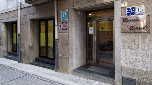 Fonda Finet. Restaurante, Posada y Apartamentos Carrer Sant Antoni, 3, 17174 Sant Feliu de Pallerols, Girona, España