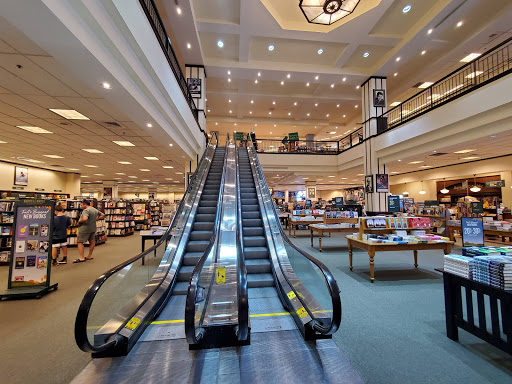 Shopping Mall «Foothills Mall», reviews and photos, 7401 N la Cholla Blvd, Tucson, AZ 85741, USA