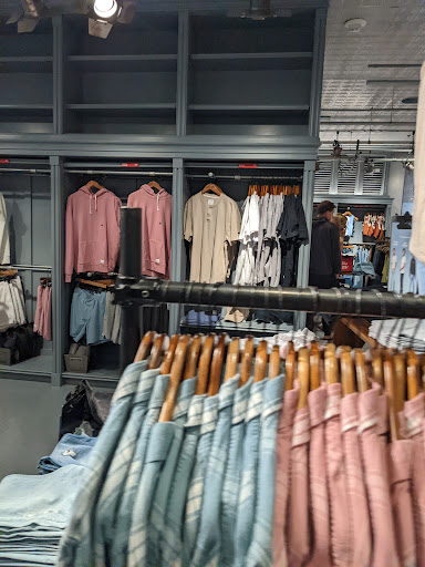 Clothing Store «Hollister Co.», reviews and photos, 9777 SW Washington Square Rd, Tigard, OR 97223, USA