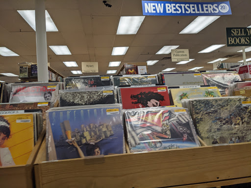 Book Store «Half Price Books», reviews and photos, 5032 S 74th St, Greenfield, WI 53220, USA