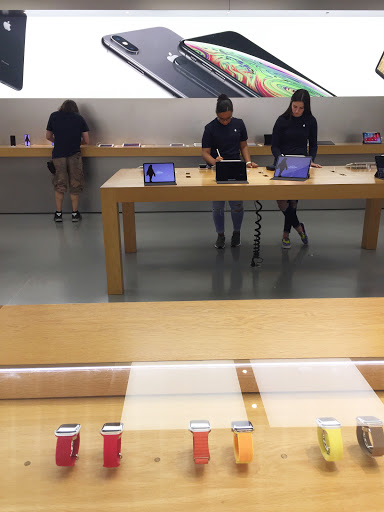 Computer Store «Apple Westfarms», reviews and photos, 500 W Farms Mall, Farmington, CT 06032, USA