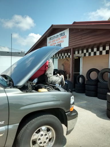 Used Tire Shop «Broadway Tire, Wheel and Automotive», reviews and photos, 449 N Broadway, Portland, TN 37148, USA