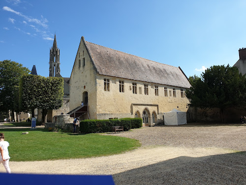 Château royal de Senlis et prieuré Saint-Maurice à Senlis
