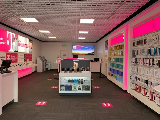 Cell Phone Store «T-Mobile», reviews and photos, 25 City Ave, Bala Cynwyd, PA 19004, USA