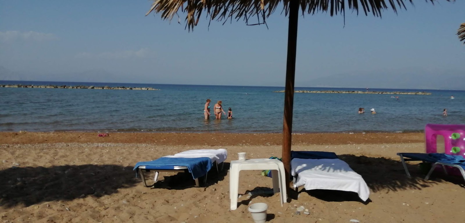 Photo of Paralia Kalamakiou - popular place among relax connoisseurs