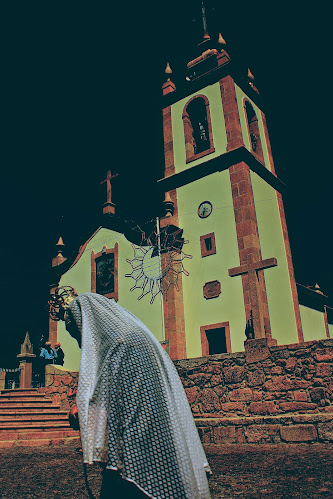 Avaliações doIgreja Paroquial de São Jorge de Airó em Felgueiras - Igreja