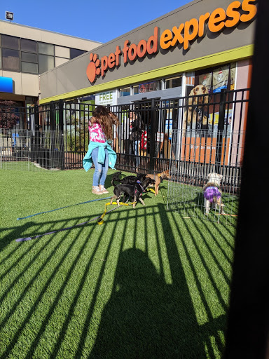 Pet Supply Store «Pet Food Express», reviews and photos, 3160 20th Ave, San Francisco, CA 94132, USA