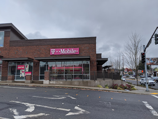T-Mobile, 3720 Factoria Blvd SE STE D, Bellevue, WA 98006, USA, 