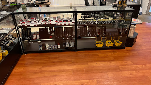 Jewelry Buyer «Lucky 7 Gold & CONSIGNMENT», reviews and photos, 1425 Bayshore Rd, Villas, NJ 08251, USA