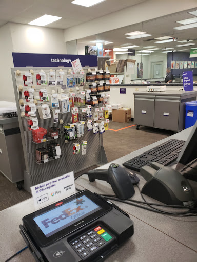 Print Shop «FedEx Office Print & Ship Center», reviews and photos, 6091 E 82nd St, Indianapolis, IN 46250, USA