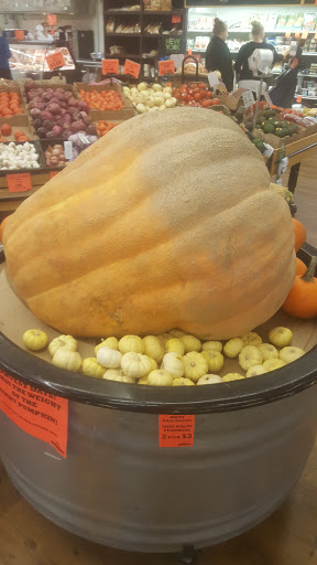 Grocery Store «Harvest Market Estacada», reviews and photos, 280 N Broadway St, Estacada, OR 97023, USA