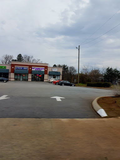 Vaporizer Store «Get Weird Vape Smoke Shop», reviews and photos, 3113 N Pleasantburg Dr c, Greenville, SC 29609, USA