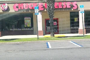 Chuck E. Cheese image