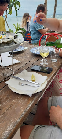 Plats et boissons du Restaurant La Cabane Réveleau, dégustation d'huîtres - Le Canon à Lège-Cap-Ferret - n°7
