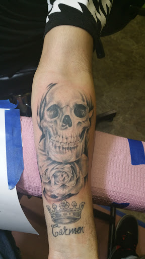 Explore ohana tattoo ideas, creative tattoo ideas in Storm Lake, available at Alley Cat Tattoo
