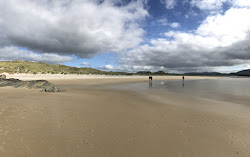 Foto di Tramore Beach con costa lunga e dritta