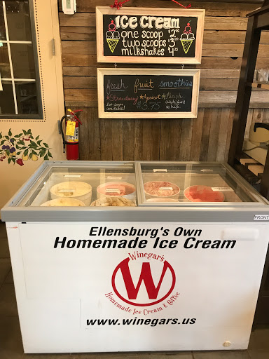 Produce Market «Washington Fruit Place At Barrett Orchards», reviews and photos, 1209 Pecks Canyon Rd, Yakima, WA 98908, USA