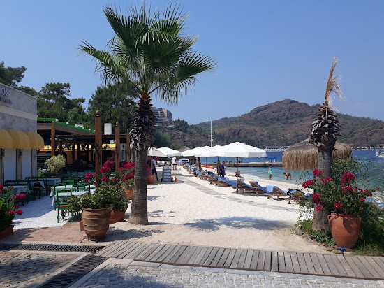 Manos Tavşan Plajı