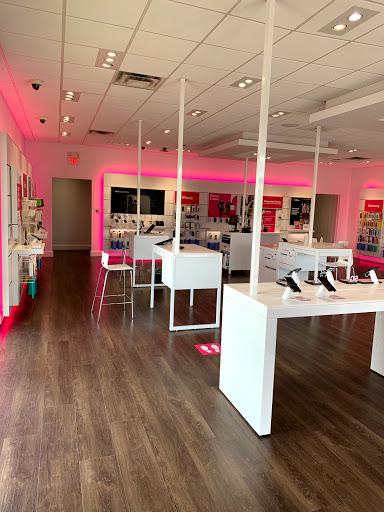 Cell Phone Store «T-Mobile», reviews and photos, 5455 Wadsworth Bypass, Arvada, CO 80002, USA