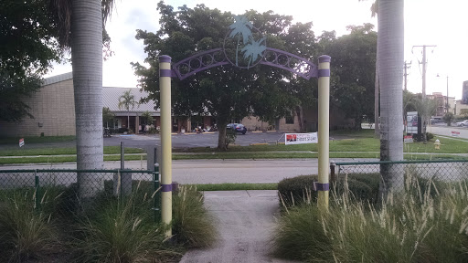 Thrift Store «New Life Thrift Store», reviews and photos, 2150 Collier Ave, Fort Myers, FL 33901, USA