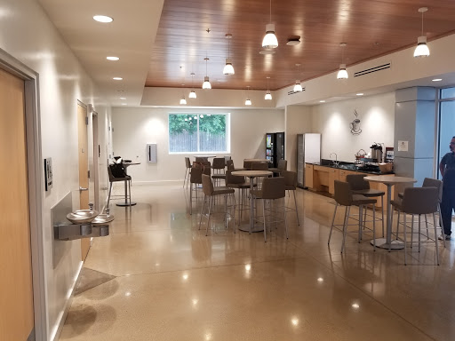 Toyota Dealer «Cowboy Toyota», reviews and photos, 9525 E R L Thornton Fwy, Dallas, TX 75228, USA