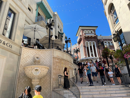 Jewelry Store «Tiffany & Co.», reviews and photos, 210 N Rodeo Dr, Beverly Hills, CA 90210, USA