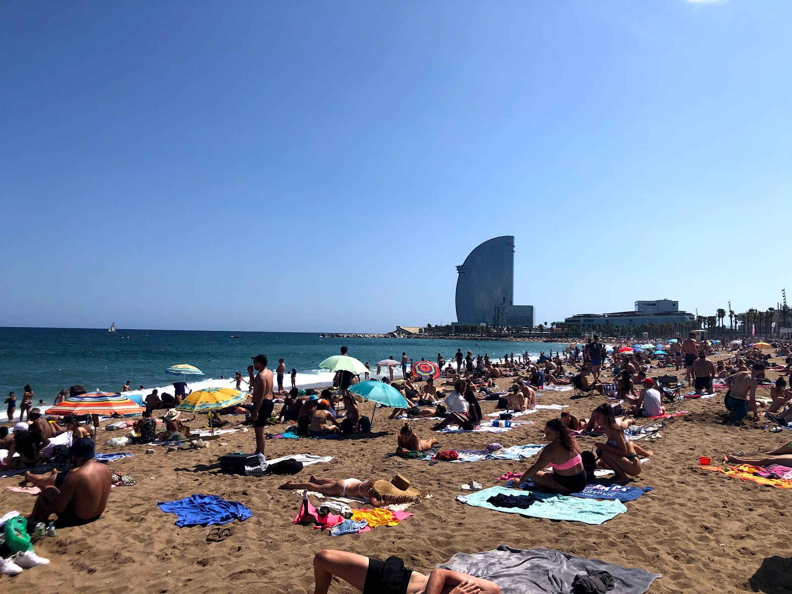 Playa Barceloneta的照片 带有长湾