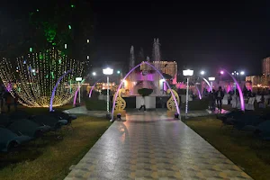 Raj Mahal Gardens image