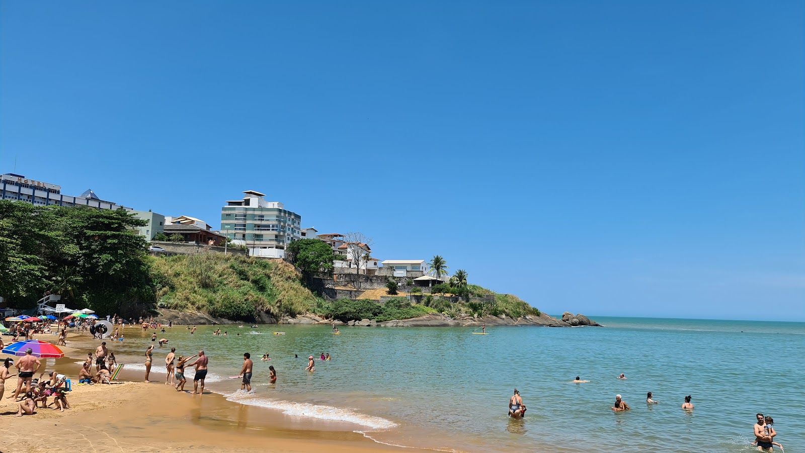 Foto de Praia de Iriri área de comodidades