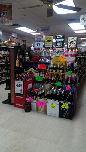 Liquor Store «Tiverton Liquor Store», reviews and photos, 65 Main Rd, Tiverton, RI 02878, USA