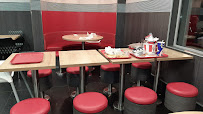 Atmosphère du Restaurant KFC Tours Chambray à Chambray-lès-Tours - n°16