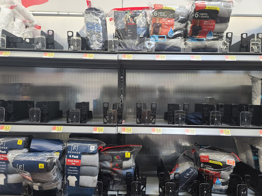 Department Store «Walmart Supercenter», reviews and photos, 2151 W Oaklawn Rd, Pleasanton, TX 78064, USA