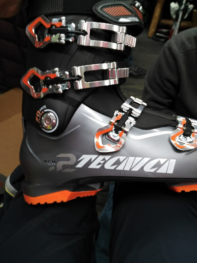 Ski Shop «Country Ski and Sport Inc.», reviews and photos, 161 Quincy Ave, Quincy, MA 02169, USA