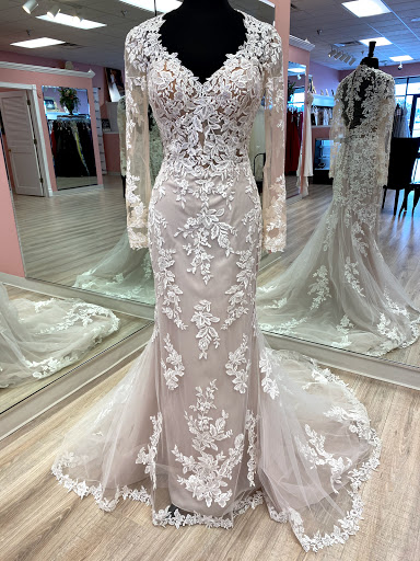 Bridal Shop «Facchianos Bridal and Formal Attire», reviews and photos, 4910 W Kenosha St, Broken Arrow, OK 74012, USA