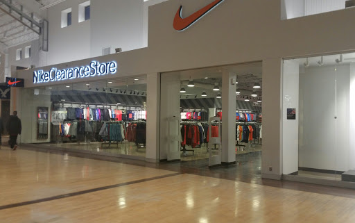 Sporting Goods Store «Nike Factory Store», reviews and photos, 6170 Grand Ave #569, Gurnee, IL 60031, USA