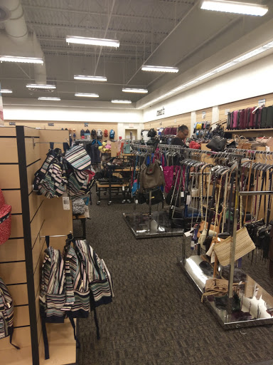 Department Store «Nordstrom Rack West Farm Shopping Center», reviews and photos, 1600 SE Rd, Farmington, CT 06032, USA