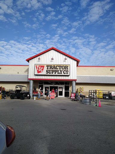 Tractor Supply Co., 2619 US-1, Mims, FL 32754, USA, 