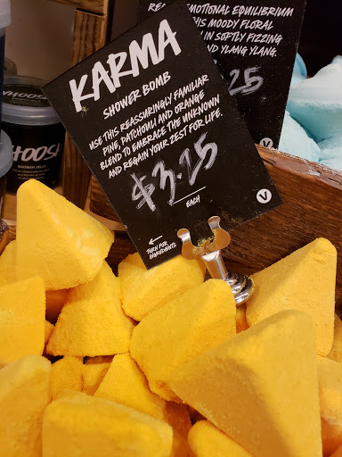 Cosmetics Store «Lush Handmade Cosmetics», reviews and photos, 250 Granite St, Braintree, MA 02184, USA