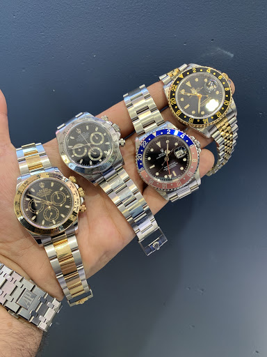 Coin Dealer «Collectors Coins & Jewelry Massapequa Park», reviews and photos, 400 Sunrise Hwy, Massapequa Park, NY 11762, USA