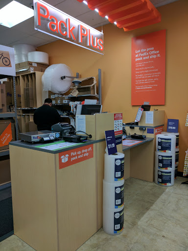Print Shop «FedEx Office Print & Ship Center», reviews and photos, 606 1st Ave N, Seattle, WA 98109, USA