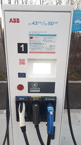 Borne de recharge de véhicules électriques TotalEnergies Charging Station Seynod