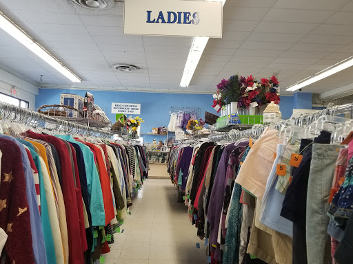 Thrift Store «Salvation Army Thrift Store», reviews and photos, 320 Weems Ln, Winchester, VA 22601, USA