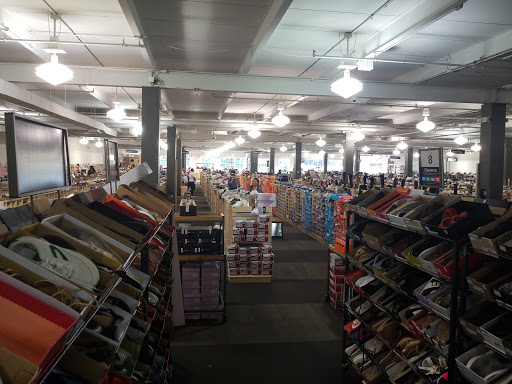 Shoe Store «DSW Designer Shoe Warehouse», reviews and photos, 2500 Central Park Ave, Yonkers, NY 10710, USA