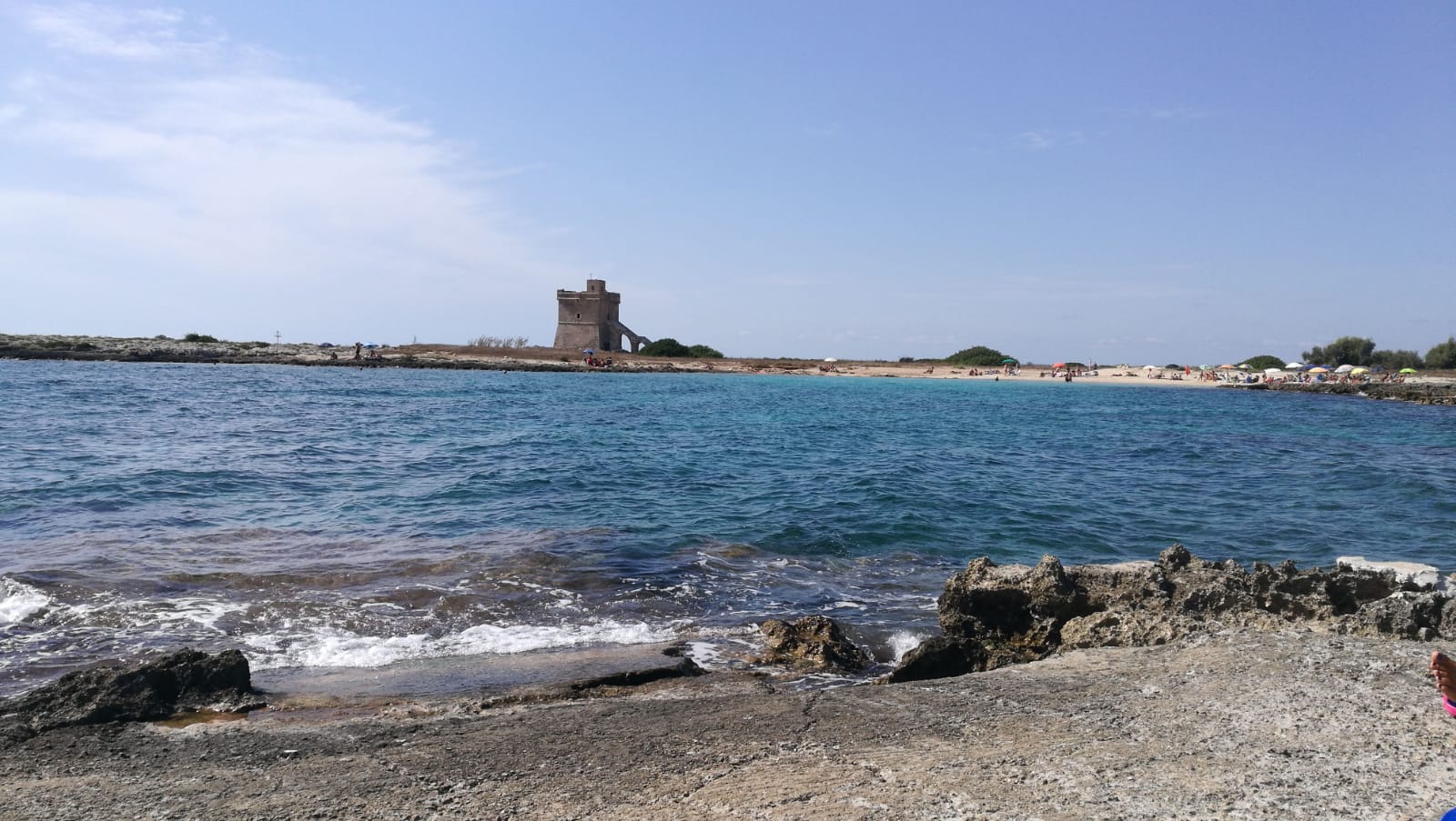 Foto de Spiaggia di Torre Squillace zona salvaje