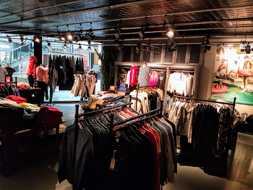 Clothing Store «Hollister Co.», reviews and photos, 4200 Conroy Rd #122, Orlando, FL 32839, USA