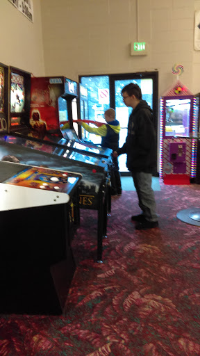 Restaurant «Glacier Lanes Restaurant & Lounge», reviews and photos, 9630 Evergreen Way, Everett, WA 98204, USA