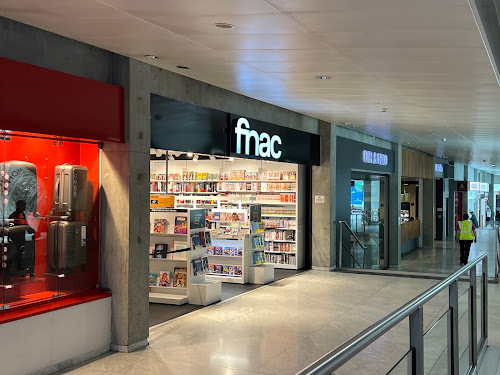 Grand magasin FNAC Aéroport Bordeaux Hall B ZP Mérignac
