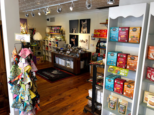 Pet Supply Store «Diggidy Dog», reviews and photos, Ocean Ave & Monte Verde St, Carmel-By-The-Sea, CA 93923, USA